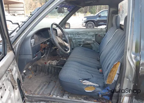 1991 Toyota Pickup 1/2 Ton Short Wheelbase из США, поврежденный, VIN JT4RN81A8M5094670